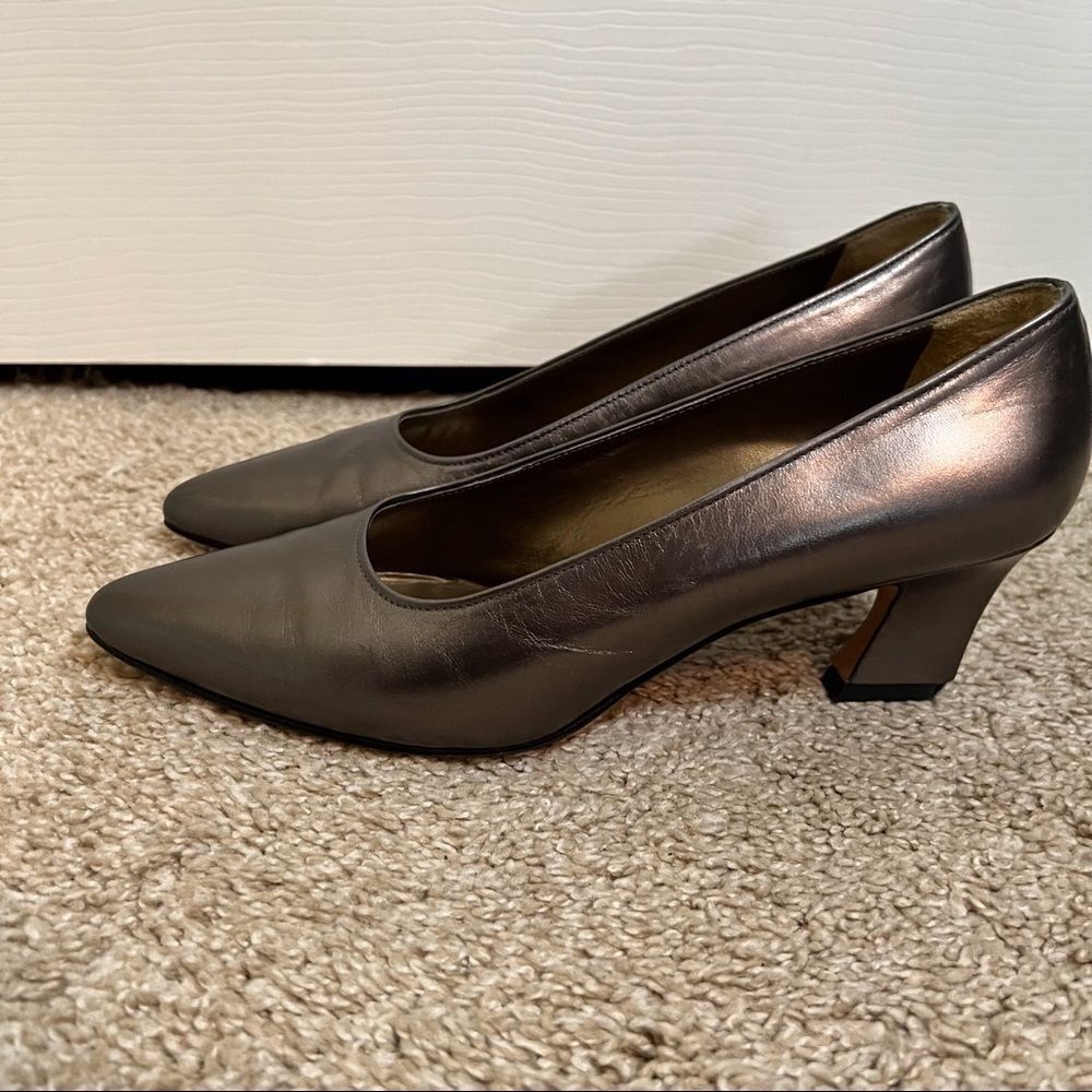 Yves St Laurent Pointed Toe Heel, Made in Italy Size 8.Great pre-loved condition - Picture 3 of 8